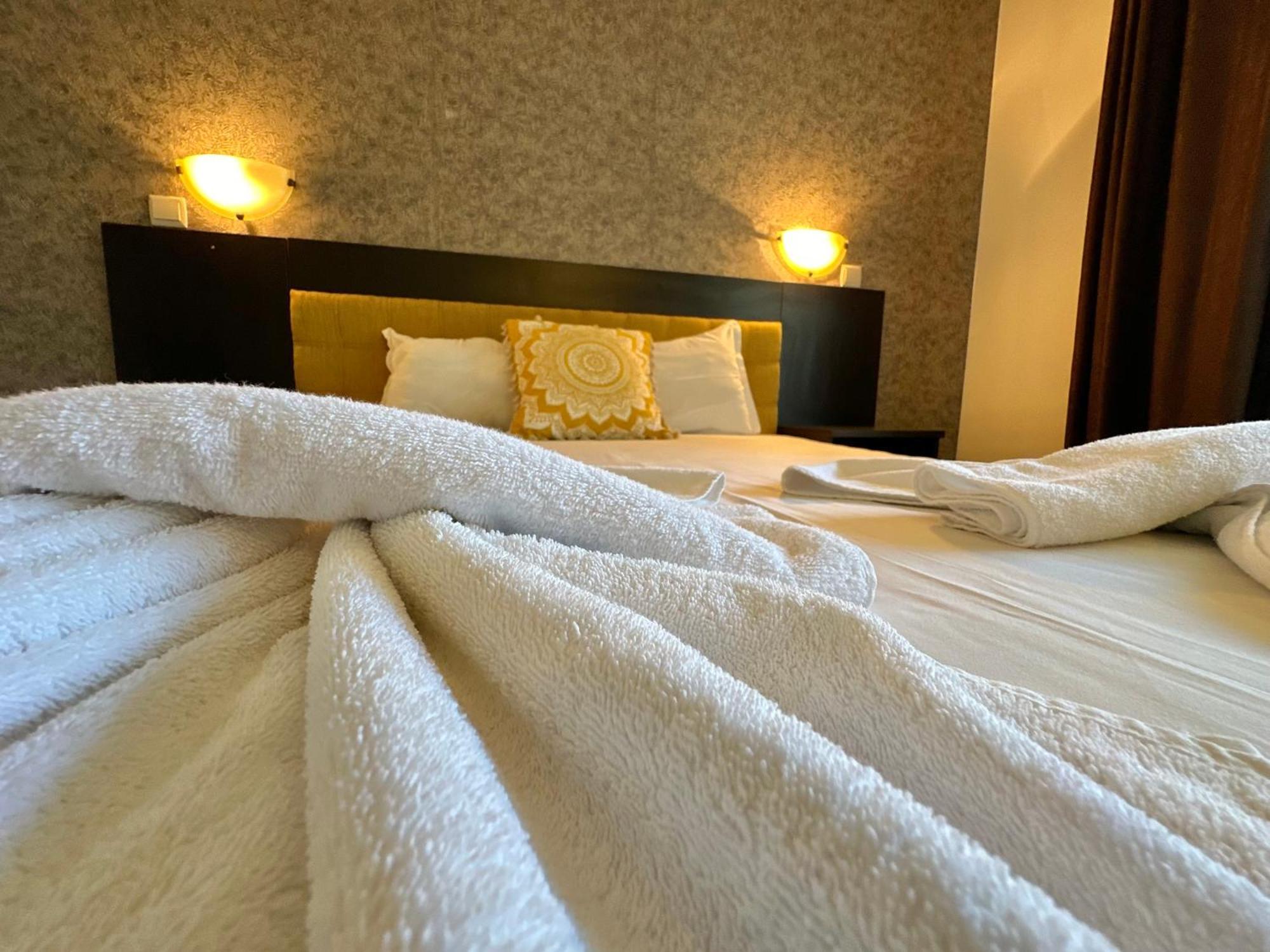 Menada Imperial Heights Villas Sunny Beach Eksteriør billede