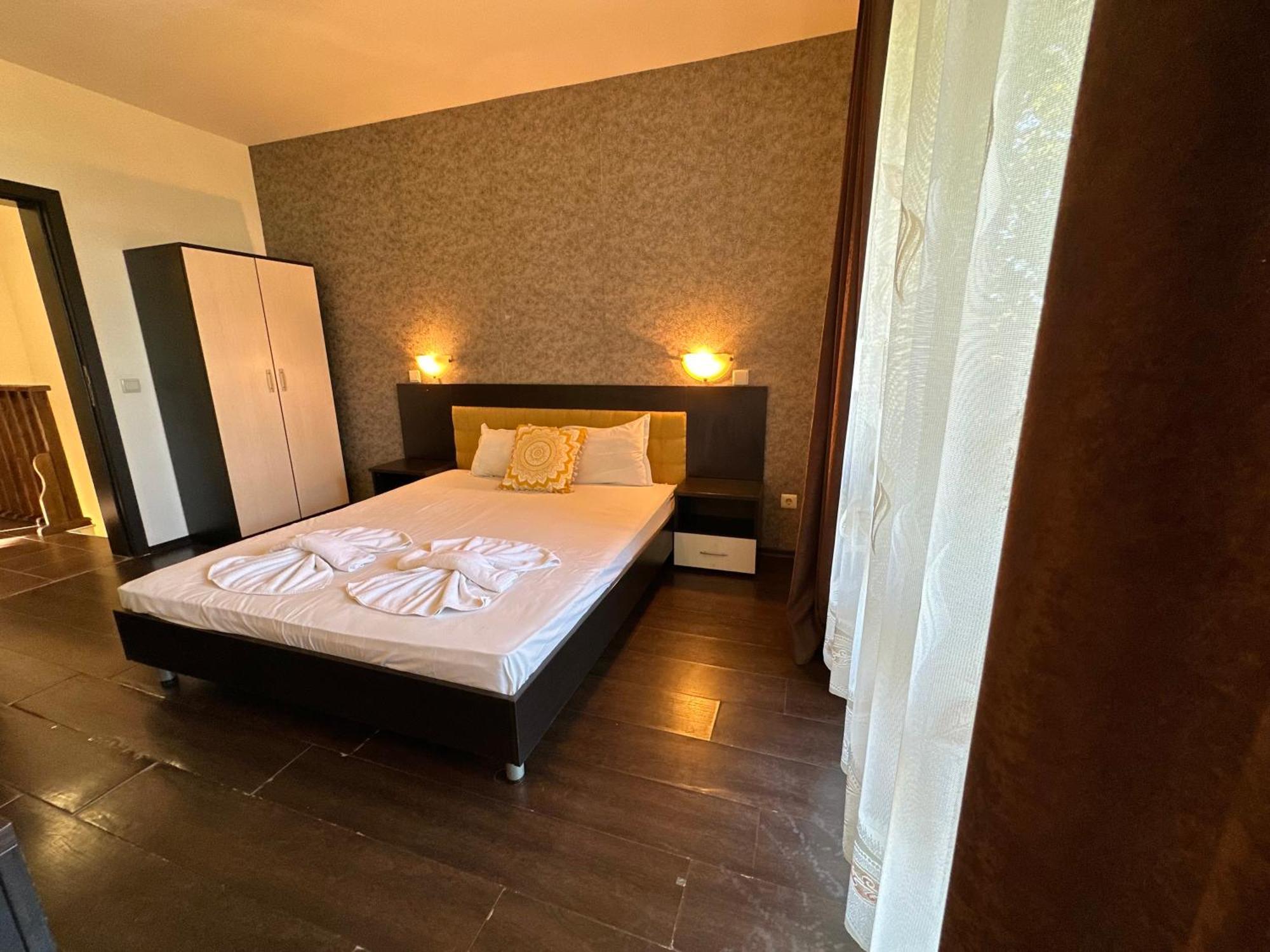 Menada Imperial Heights Villas Sunny Beach Eksteriør billede